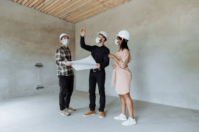 Team collaboration on construction site for business process risk management